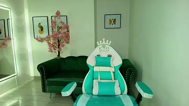 Snapshot of Arianna_sweeet chatting on 11.13.25 Arianna sweeet online show from 11.13.25