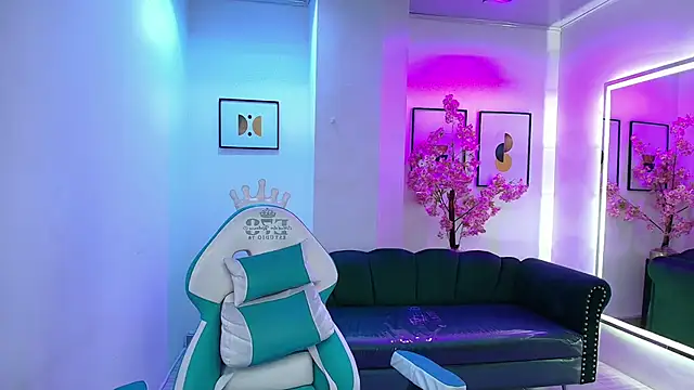 Snapshot of Arianna_sweeet chatting on 11.15.25 Arianna sweeet online show from 11.15.25