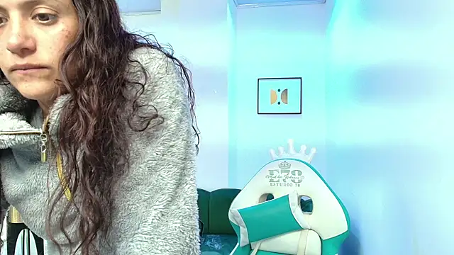 Snapshot of Arianna_sweeet chatting on 11.29.25 Arianna sweeet online show from 11.29.25