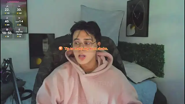 Snapshot of Thom_Ohtani chatting on 05.09.26 Thom Ohtani online show from 05.09.26