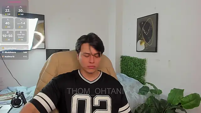 Snapshot of Thom_Ohtani chatting on 06.10.26 Thom Ohtani online show from 06.10.26