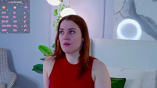 Snapshot of EllieGarson chatting on 07.24.26 EllieGarson online show from 07.24.26