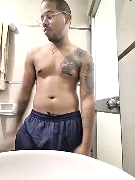 Snapshot of THEGOATHL chatting on 09.25.25 THEGOATHL online show from 09.25.25