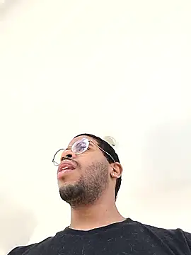 Snapshot of THEGOATHL chatting on 10.28.25 THEGOATHL online show from 10.28.25