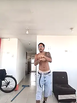 Snapshot of THEGOATHL chatting on 11.15.25 THEGOATHL online show from 11.15.25