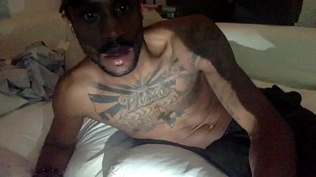 Snapshot of mileshighclub420 chatting on 01.18.25 mileshighclub420 online show from 01.18.25