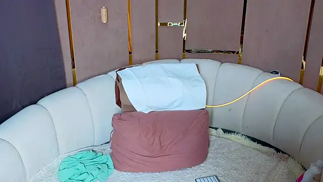 emilytrays online show from 05.11.26