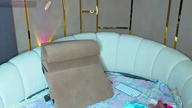 emilytrays online show from 06.13.26