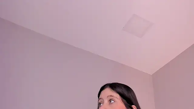 sara  jones gh online show from 11.25.25