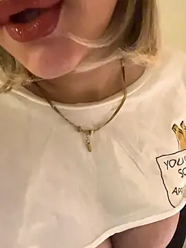 Snapshot of Maya_mimi chatting on 01.18.26 Maya mimi online show from 01.18.26