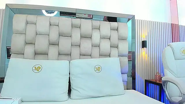 ashlyn parker online show from 02.05.25