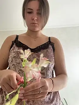 mewKate online show from 07.20.26