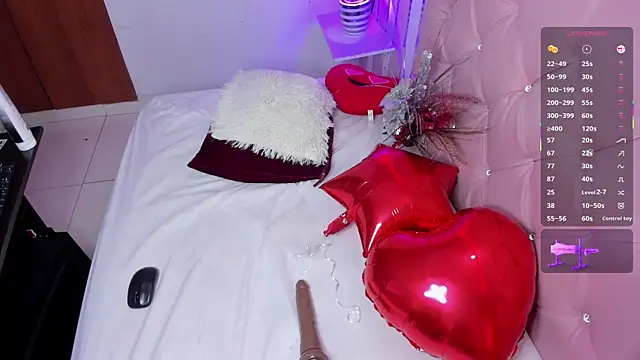 Snapshot of TylerBloom chatting on 02.10.25 TylerBloom online show from 02.10.25