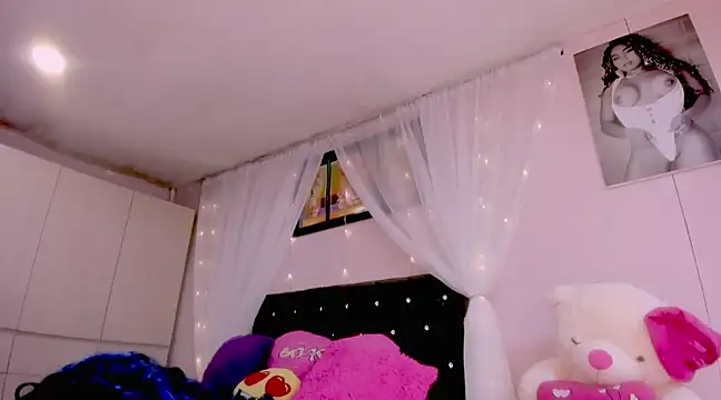 Snapshot of Aliana_Ross chatting on 03.01.25 Aliana Ross online show from 03.01.25