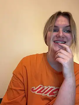 shiny bunnyyy online show from 01.05.25