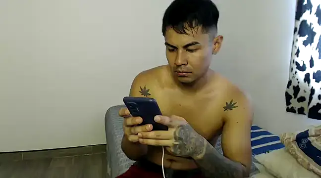 Snapshot of lonelydick2002 chatting on 01.08.25 lonelydick2002 online show from 01.08.25