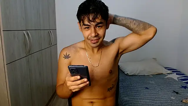 Snapshot of lonelydick2002 chatting on 11.02.25 lonelydick2002 online show from 11.02.25