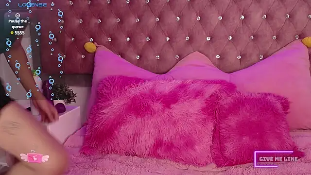 Snapshot of Silver_Rosex chatting on 01.31.25 Silver Rosex online show from 01.31.25