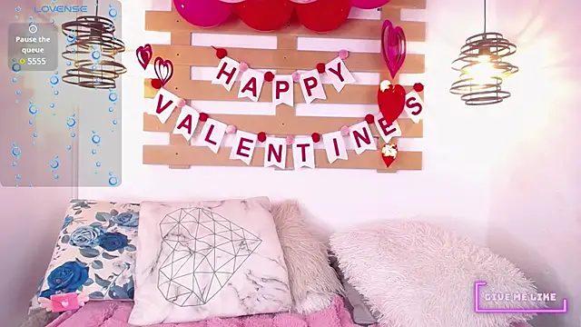 Snapshot of Silver_Rosex chatting on 02.13.25 Silver Rosex online show from 02.13.25