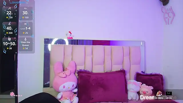 Snapshot of Silver_Rosex chatting on 10.29.25 Silver Rosex online show from 10.29.25