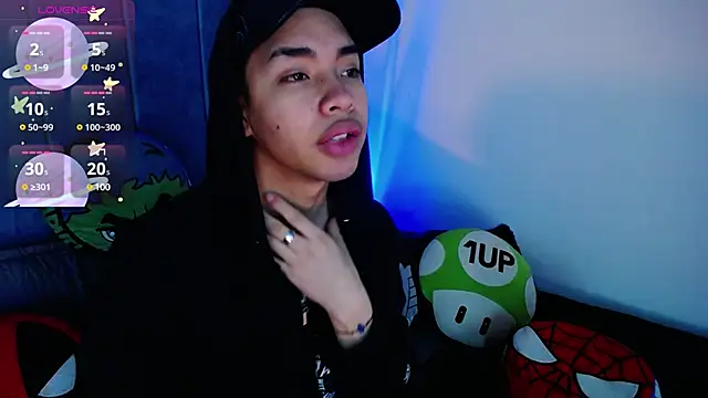 Snapshot of AlecLightwood_ chatting on 01.09.25 AlecLightwood online show from 01.09.25