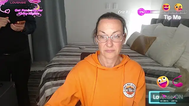 Snapshot of boeslaboes1 chatting on 07.23.26 boeslaboes1 online show from 07.23.26