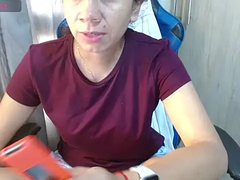 Danielagomez33 online show from 06.10.26