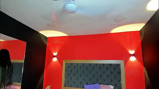 Charlot Vega  online show from 10.29.25