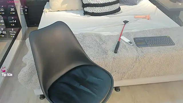 Blue Angell online show from 03.08.25