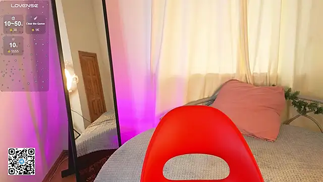 Snapshot of mon_lola chatting on 01.18.25 mon lola online show from 01.18.25