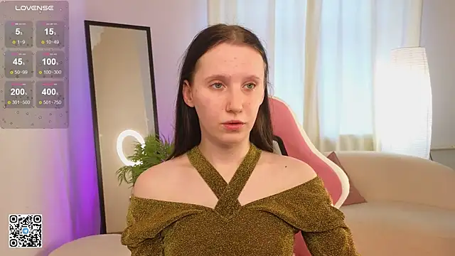 Snapshot of mon_lola chatting on 02.03.25 mon lola online show from 02.03.25