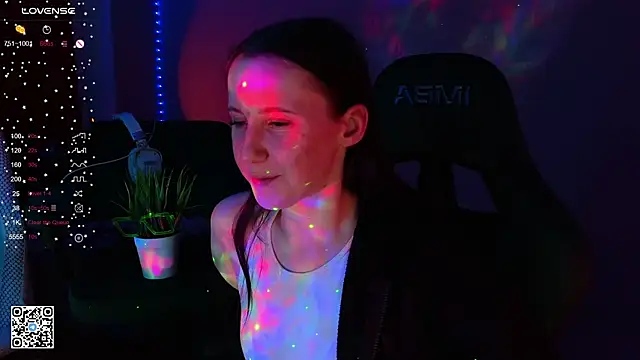 Snapshot of mon_lola chatting on 02.28.25 mon lola online show from 02.28.25