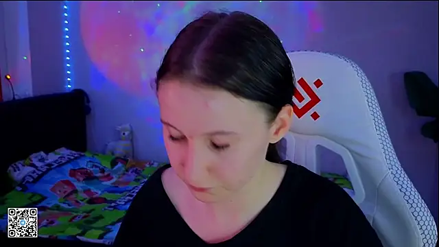 Snapshot of mon_lola chatting on 03.13.25 mon lola online show from 03.13.25