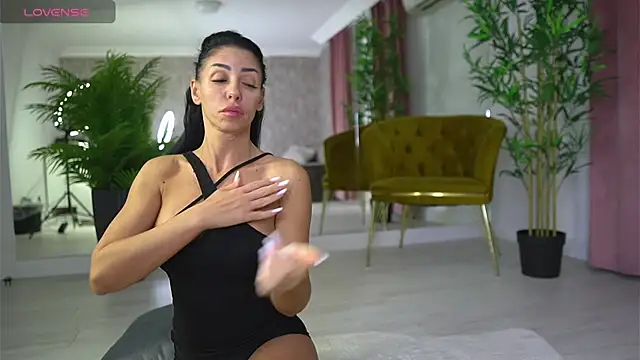 MyaBlack online show from 09.26.25