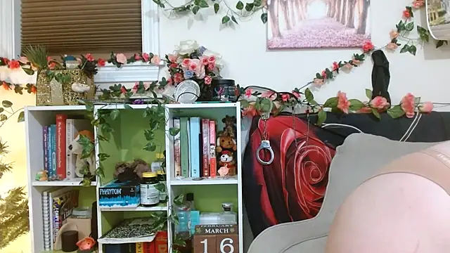 AverageRose online show from 03.16.26