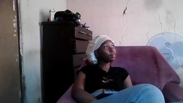 Snapshot of Hotdaily04 chatting on 09.13.25 Hotdaily04 online show from 09.13.25