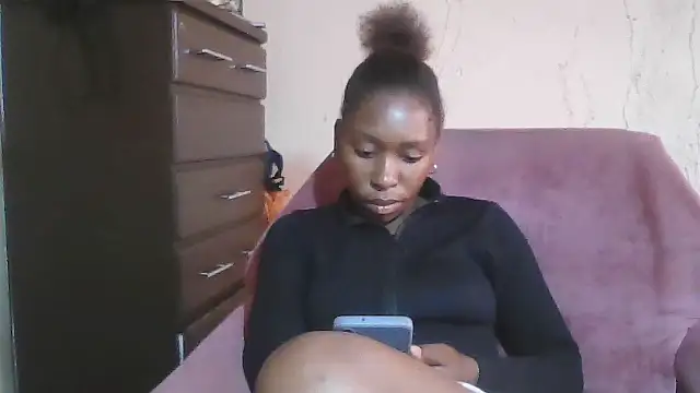 Snapshot of Hotdaily04 chatting on 09.24.25 Hotdaily04 online show from 09.24.25