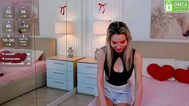 Snapshot of Emma_plux chatting on 02.17.25 Emma plux online show from 02.17.25