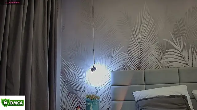 Snapshot of Emma_plux chatting on 10.29.25 Emma plux online show from 10.29.25