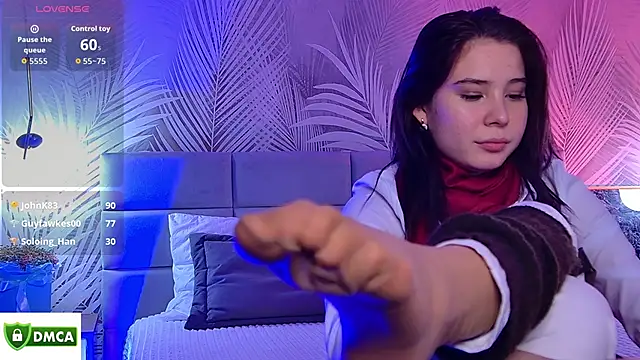 Snapshot of Emma_plux chatting on 10.31.25 Emma plux online show from 10.31.25