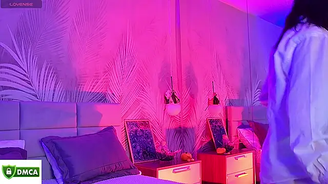 Snapshot of Emma_plux chatting on 11.02.25 Emma plux online show from 11.02.25