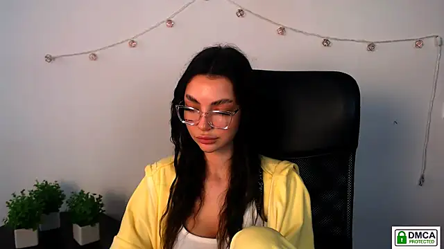 Lexi Jous online show from 04.25.26