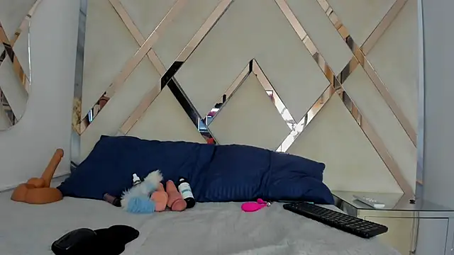 Snapshot of angelehtx2 chatting on 10.20.25 angelehtx2 online show from 10.20.25