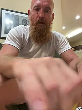 Snapshot of 32XRedBeard chatting on 05.03.26 32XRedBeard online show from 05.03.26