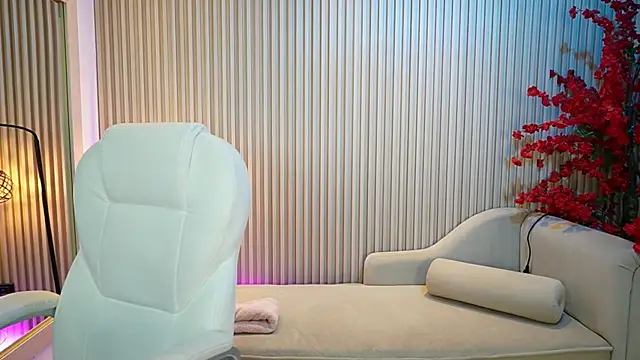 Snapshot of Emma_Walkerr_ chatting on 10.08.25 Emma Walkerr online show from 10.08.25