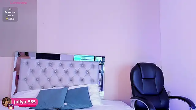 Snapshot of Jullya_x chatting on 01.30.25 Jullya x online show from 01.30.25