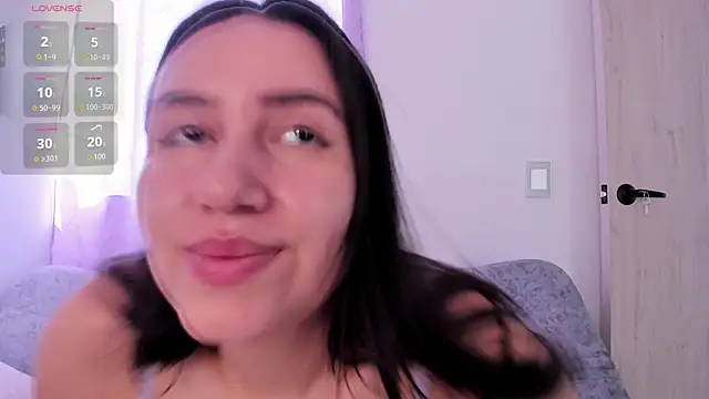 Snapshot of Jullya_x chatting on 11.10.25 Jullya x online show from 11.10.25