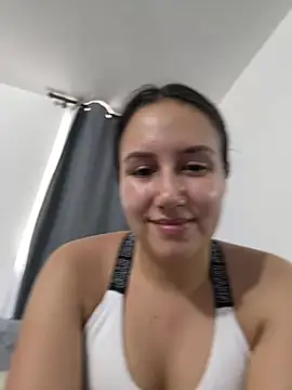 Snapshot of Jullya_x chatting on 04.08.26 Jullya x online show from 04.08.26