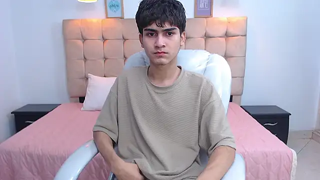 Tommy18   online show from 02.04.25