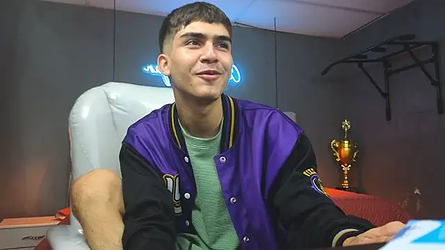 Tommy18   online show from 02.11.25